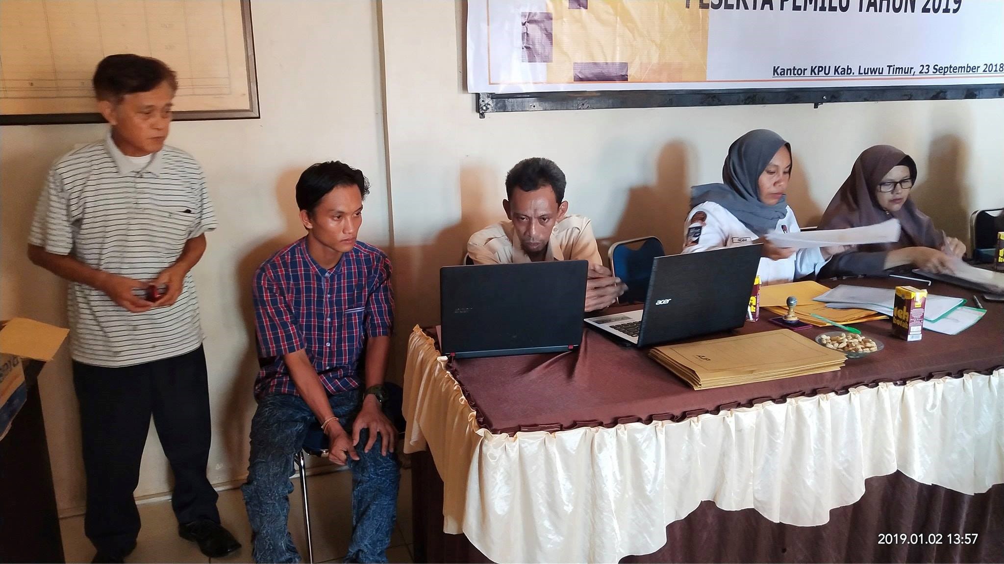 KPU Luwu Timur Menyampaikan Laporan Sumbangan Dana Kampanye (LPSDK)