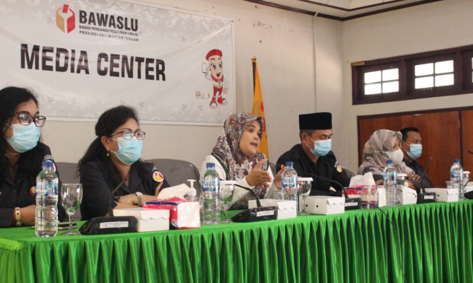 Lolly : Masyarakat Harus Teredukasi Soal Pengawasan Lewat Kerja Kehumasan
