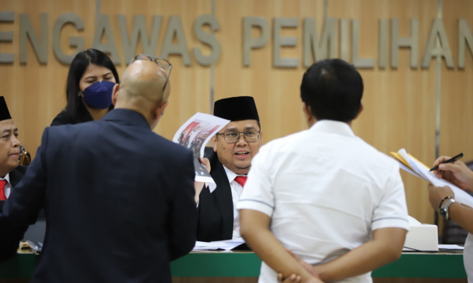 Sidang Pemeriksaan, Partai Kedaulatan Rakyat Hadirkan Tujuh Saksi; Partai Kongres Hadirkan Dua Saksi