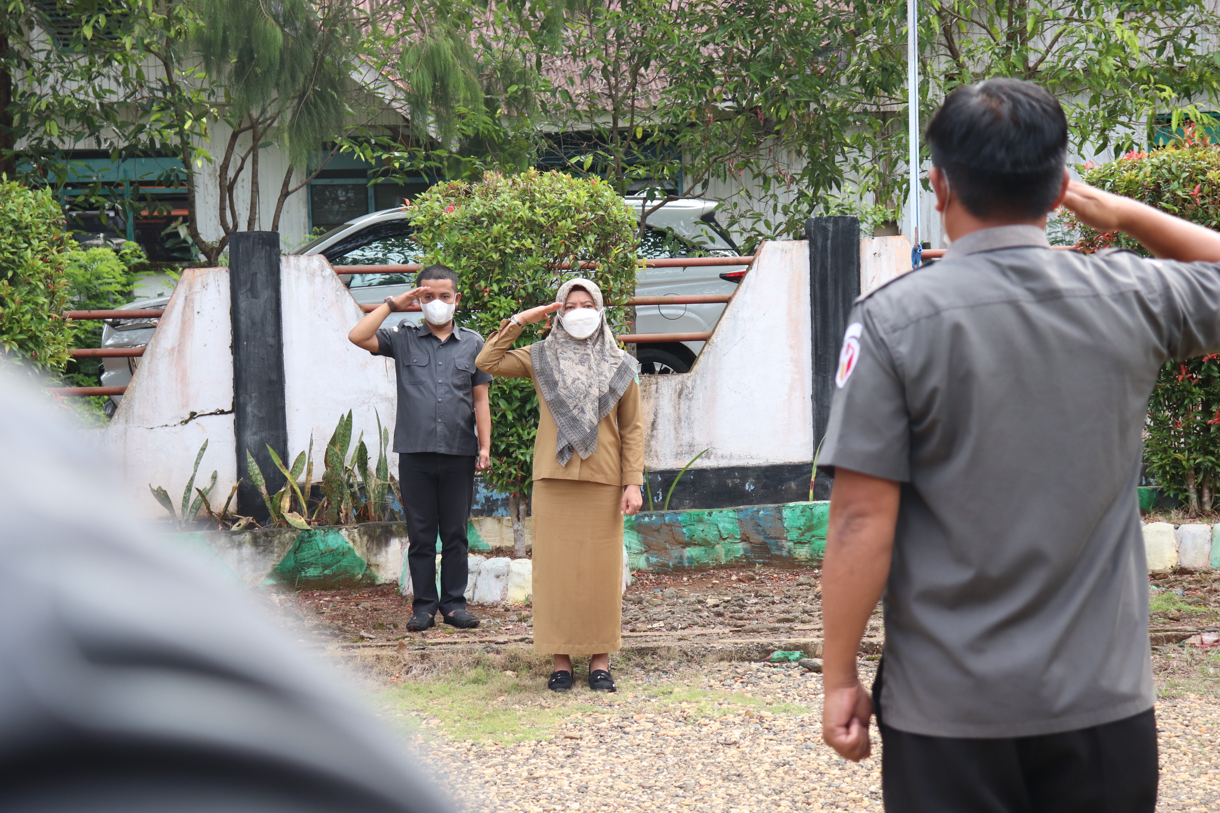 Apel Pagi, Korsek Bawaslu Lutim Harap Jajaran Tingkatkan Semangat Kerja dan Kedisiplinan