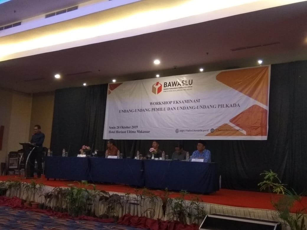Bawaslu Luwu Timur Menghadiri Kegiatan Workshop Eksaminasi Undang Undang Pemilu dan Undang Undang Pilkada yang Dilaksanakan oleh Bawaslu Provinsi Sulawesi Selatan.