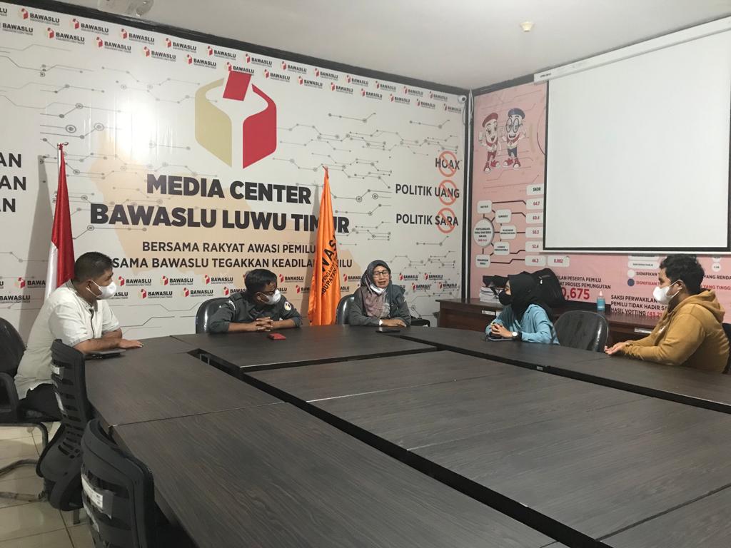 Bawaslu Luwu Timur Menerima Kunjungan Alumni SKPP