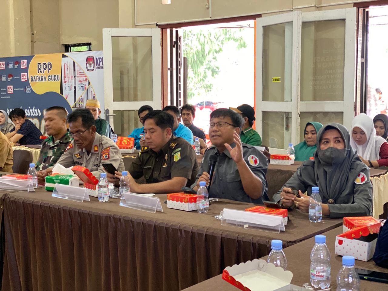 Hadiri Sosialisasi PKPU 4 tahun 2022, Bawaslu Luwu Timur Sampaikan Potensi Kerawanan Pendaftaran, Verifikasi dan Penetapan Partai Politik