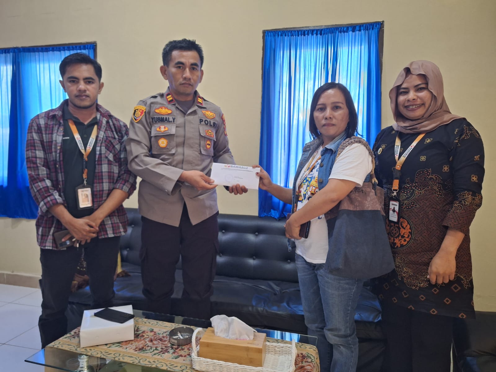 Cegah Pelanggaran Netralitas ASN/TNI/Polri, Panwascam Wasuponda Sampaikan Surat Imbauan