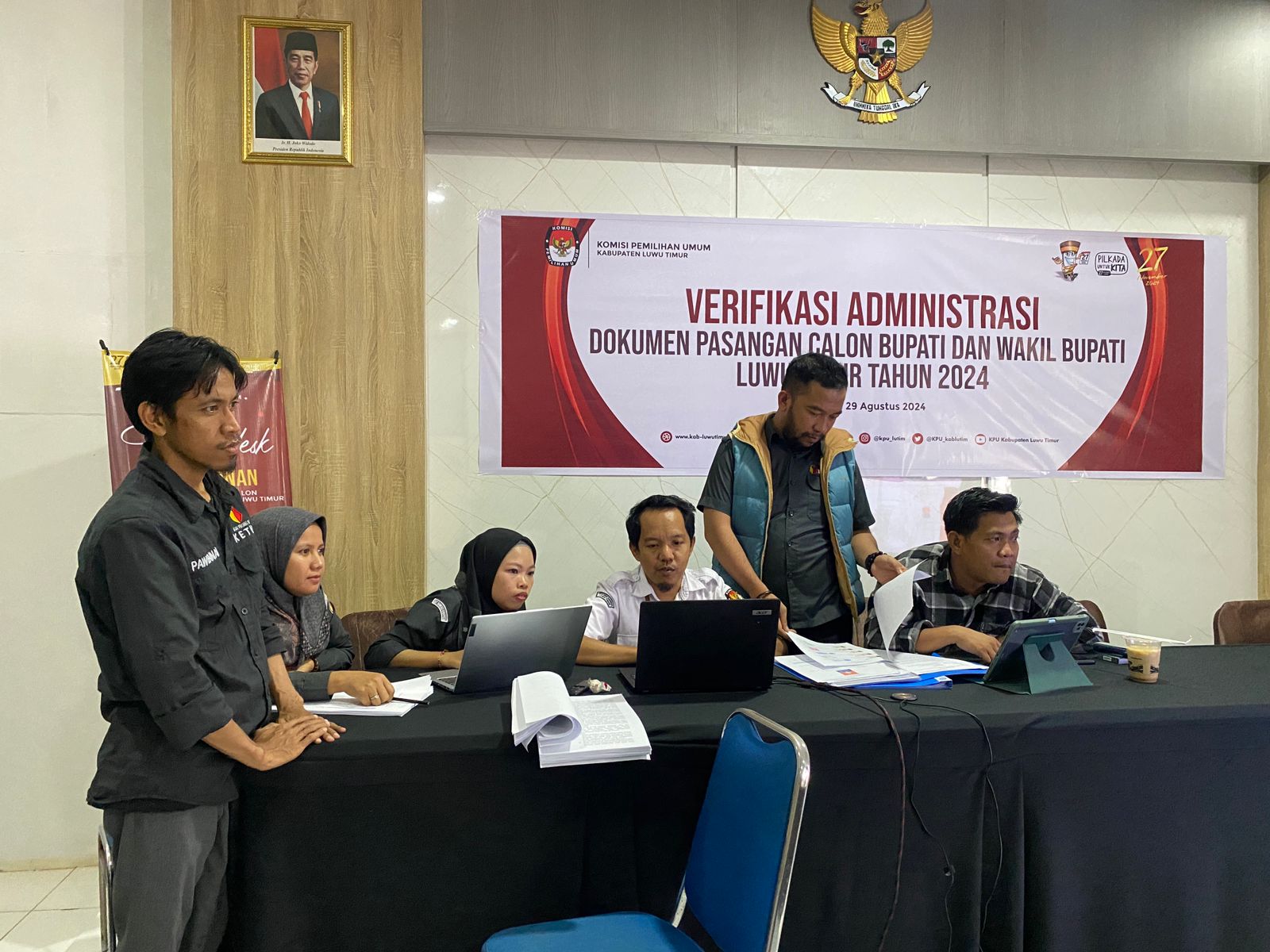 Pengawasan sub tahapan penelitian persyaratan administrasi calon Bupati dan Wakil Bupati Luwu Timur