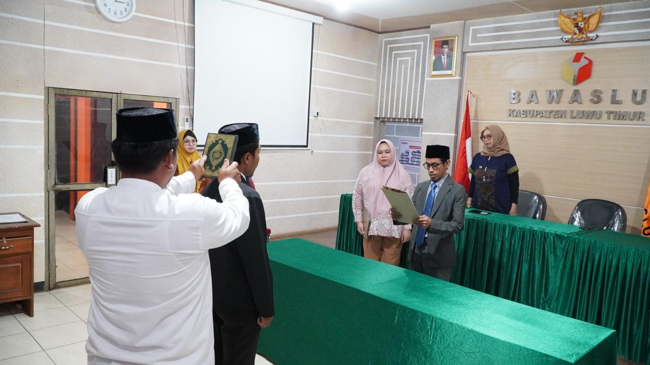 pelantikan PAW Panwascam Tomoni