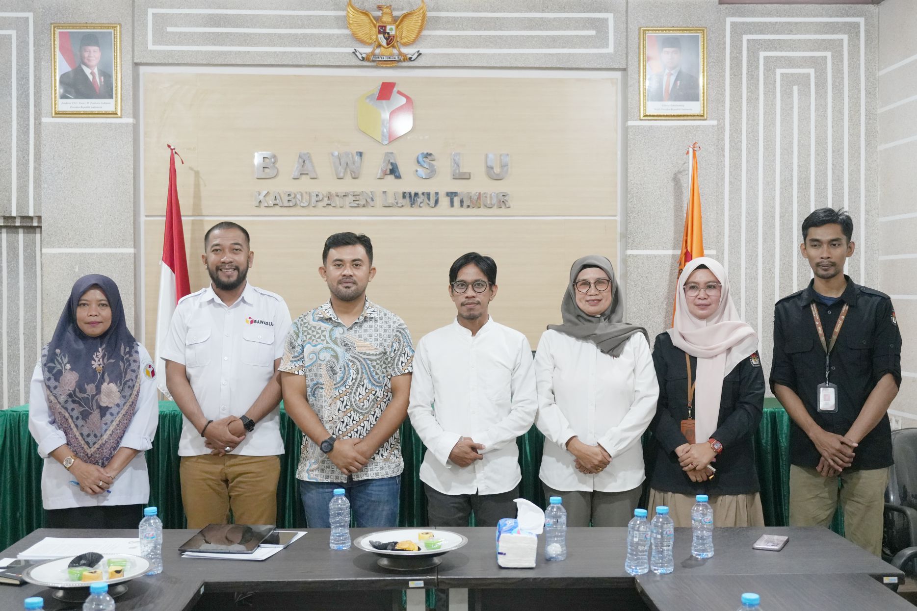 Rapat Evaluasi Pengawasan Pemutakhiran Data Pemilih Berkelanjutan (PDPB) di Kantor Bawaslu Luwu Timur, Rabu (23/7/2025)