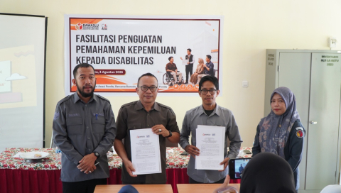 Penandatanganan nota kesepahaman (MoU) bersama Sekolah Luar Biasa (SLB) La Ketu di Dusun Pabeta, Desa Manurung, Kecamatan Malili, Senin (3/8/2026).