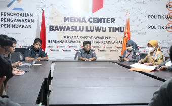 Menjaga Kedisiplinan dan Perkuat Soliditas Lembaga, Bawaslu Luwu Timur Gelar Rapat Internal