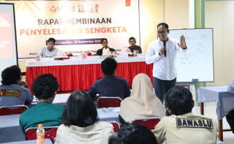 Gelar Rapat Pembinaan, Bawaslu Luwu Timur Bekali Panwascam Penyelesaian Sengketa