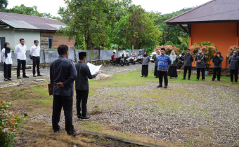 Suasana Upacara Peringatan Hari Lahir Pancasila yang digelar di halaman kantor Bawaslu Luwu Timur, Senin 2 Juni 2025