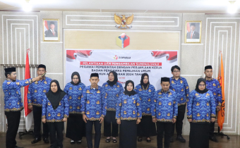 Pengambilan Sumpah Janji Pegawai Pemerintah dengan Perjanjian Kerja (PPPK) melalui daring di Kantor Bawaslu Luwu Timur, Selasa (1/7/2025)/Foto: Humas Bawaslu Luwu Timur