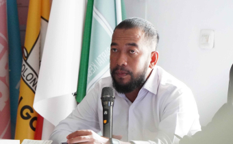 Koordinator Divisi Hukum Pencegahan Partisipasi Masyarakat dan Humas Bawaslu Luwu Timur Sulkifli saat menghadiri rapat pleno terbuka Pemutakhiran Data Pemilih Berkelanjutan (PDPB) Triwulan IV di Kantor KPU Luwu Timur, Senin (8/12/2025). 