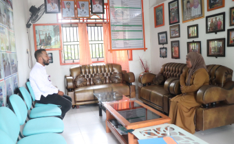 Koordinator Divisi Hukum, Pencegahan, Partisipasi Masyarakat dan Humas (HP2H) Bawaslu Luwu Timur Sulkifli saat melakukan konsolidasi demokrasi inklusif di SLB La Ketu, Senin (11/5/2026). 